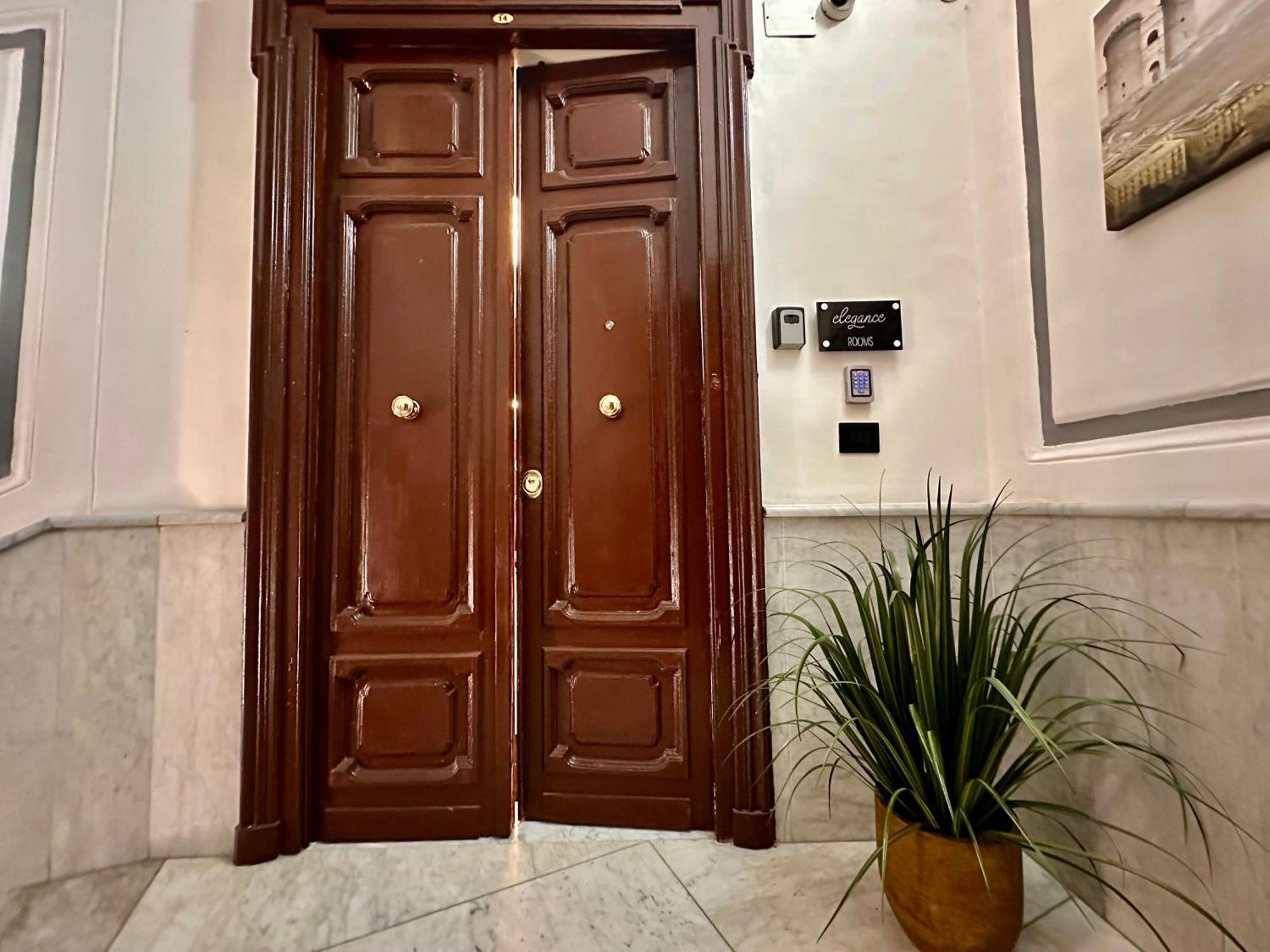 Elegance Rooms Spaccanapoli Εξωτερικό φωτογραφία