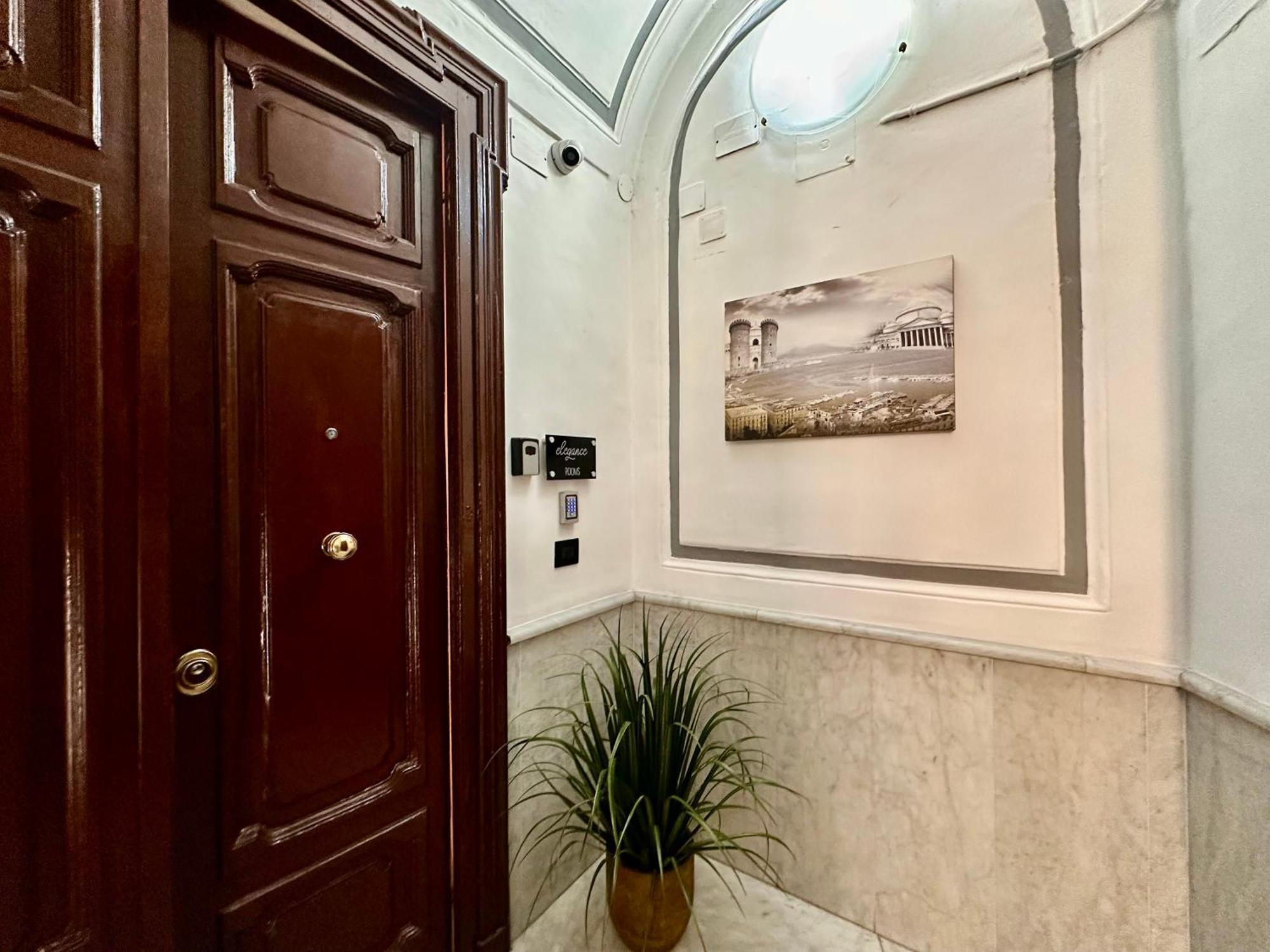 Elegance Rooms Spaccanapoli Εξωτερικό φωτογραφία